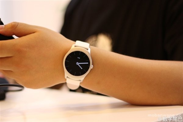 ҲܴˣTicwatch 2ֳͼͣСʱ