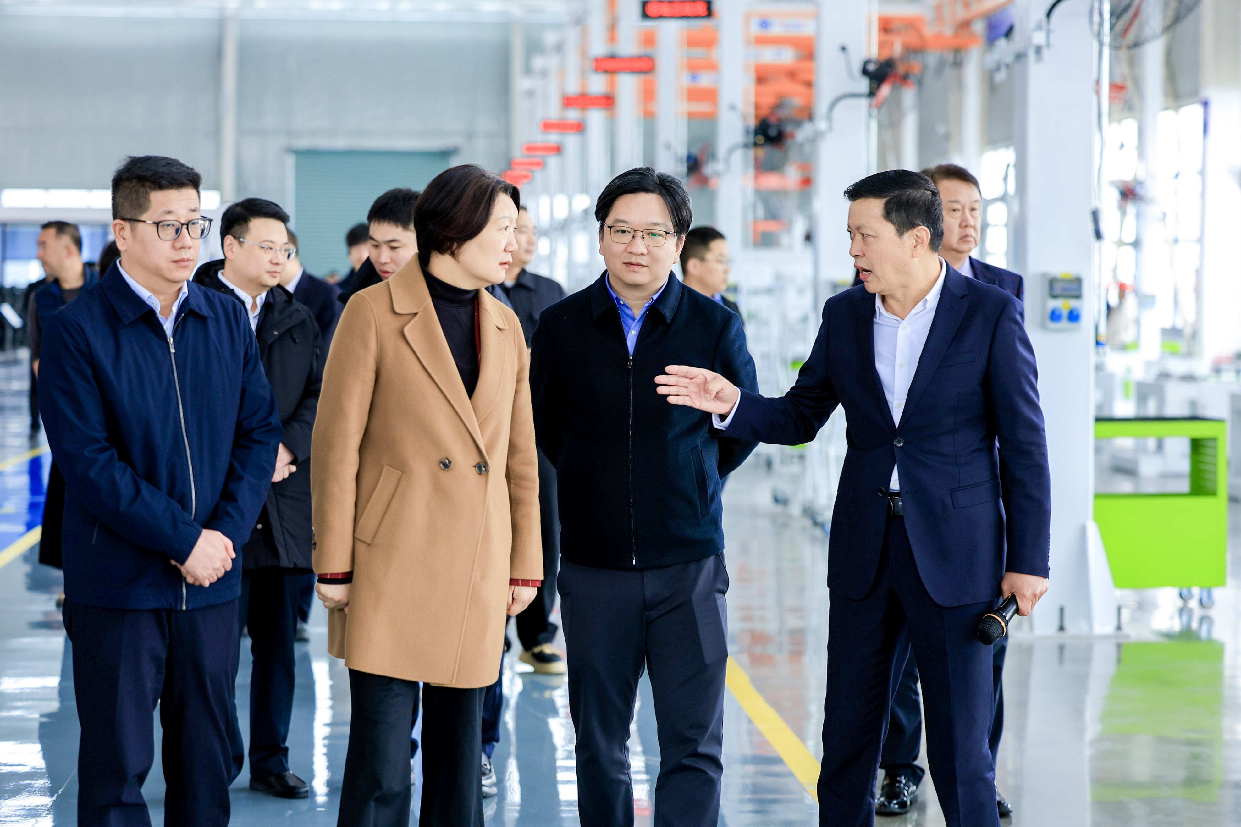 1761123368857533.jpg 78天建成、30倍赛道!开封驿路行驰投产,金茂智慧交通按下重卡换电“加速键”