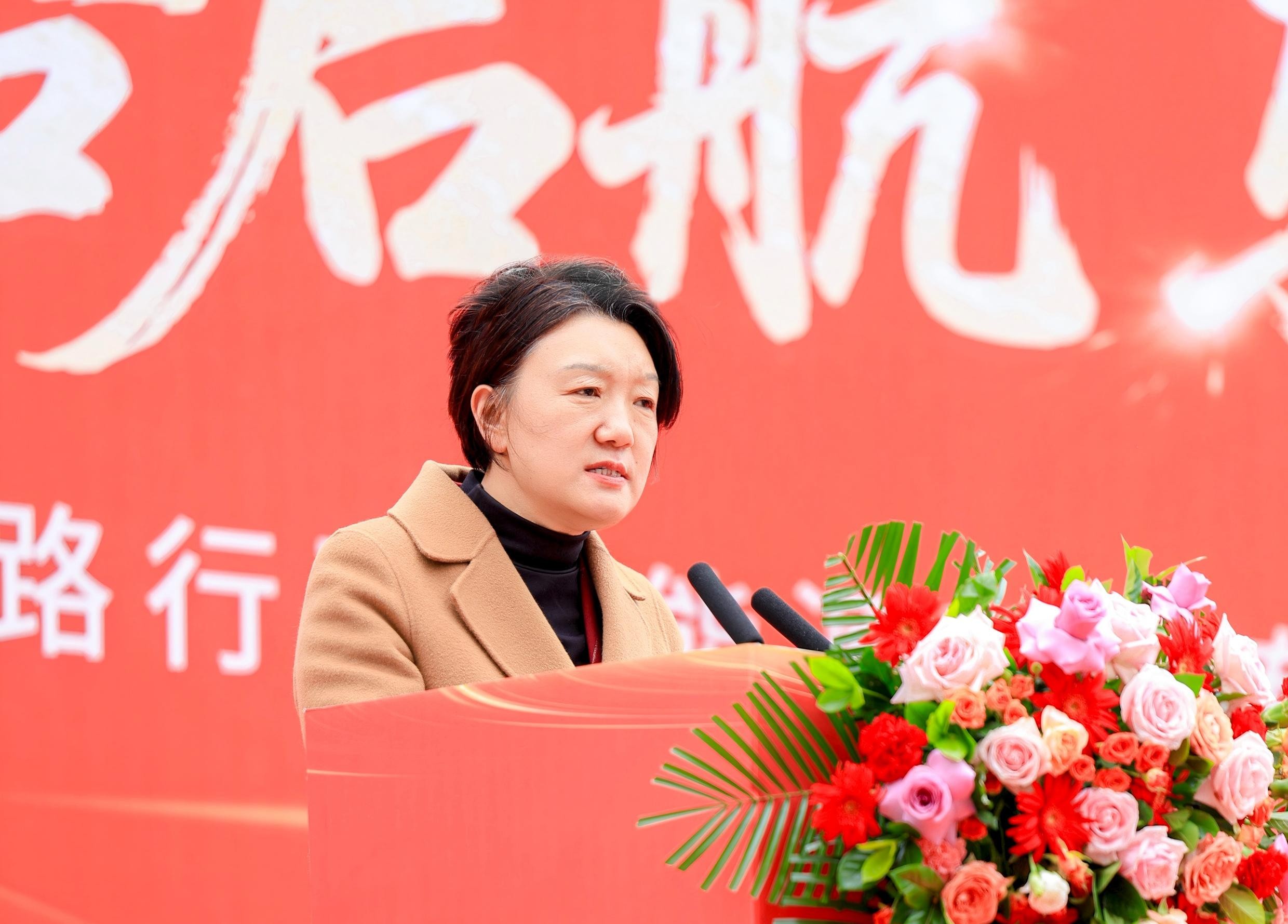 1761123325604169.jpg 78天建成、30倍赛道!开封驿路行驰投产,金茂智慧交通按下重卡换电“加速键”